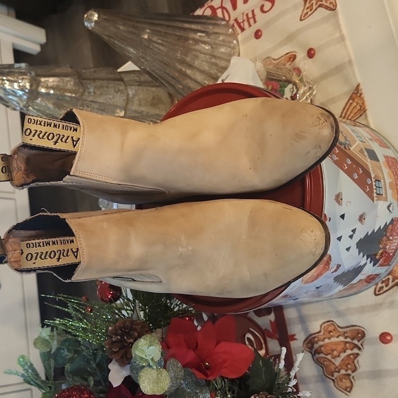 Cowboy Boots - Picture 2 of 8